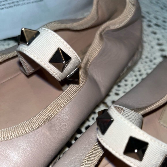 Valentino Garavani Rockstud Ballerina 🩰 - Picture 3 of 10